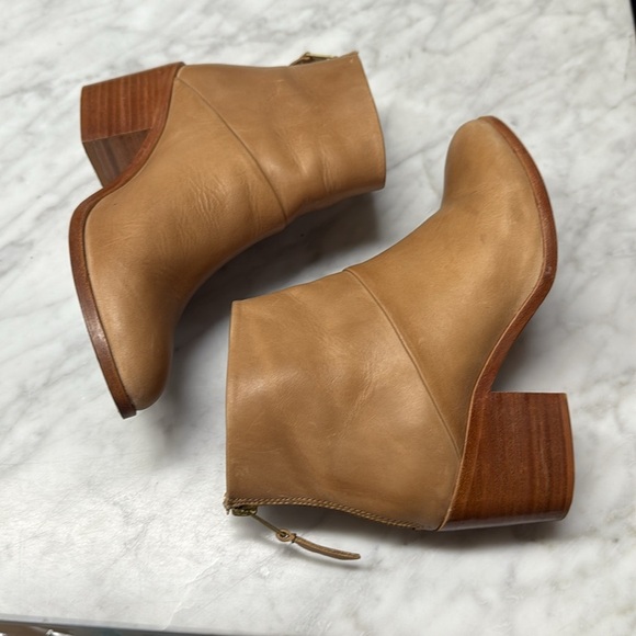 Nisolo Leather Dari Boot 2.0 in Almond Size 6.5 - Picture 6 of 16